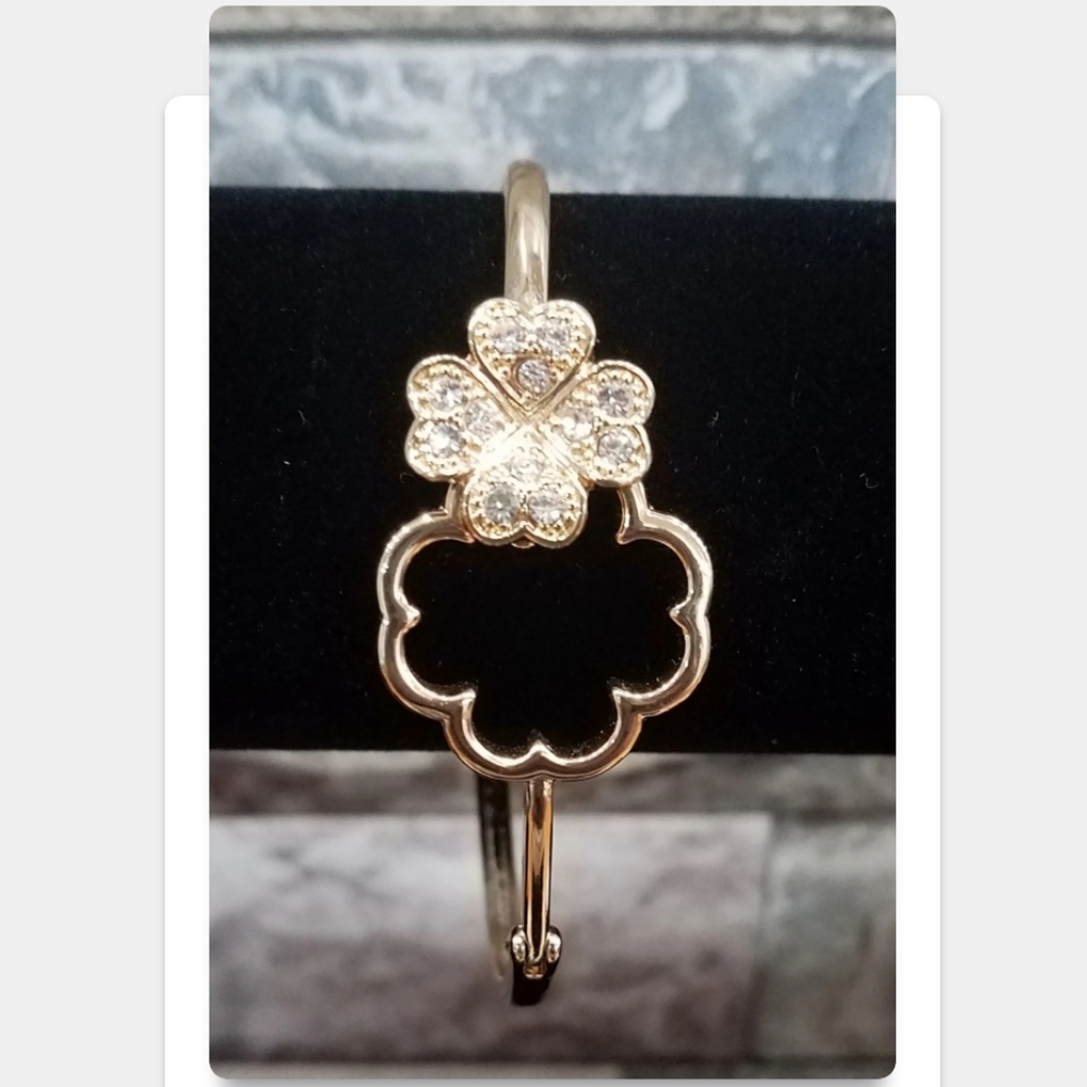 Clover Bangle